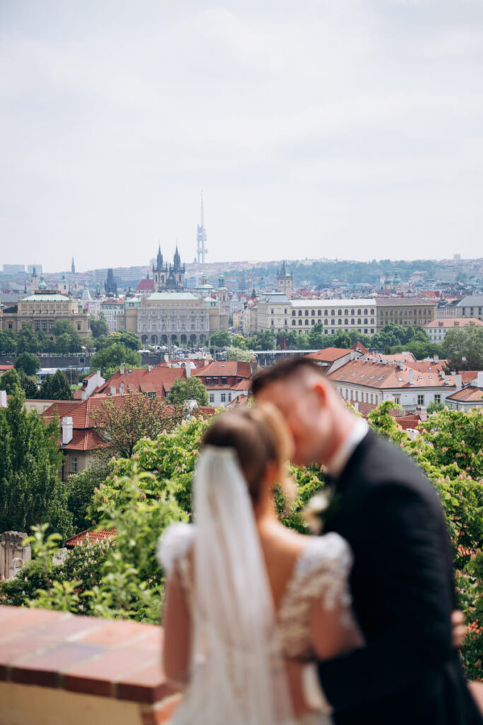 Nikola Elefant svatební fotografka svatební místo Ledeburská zahrada