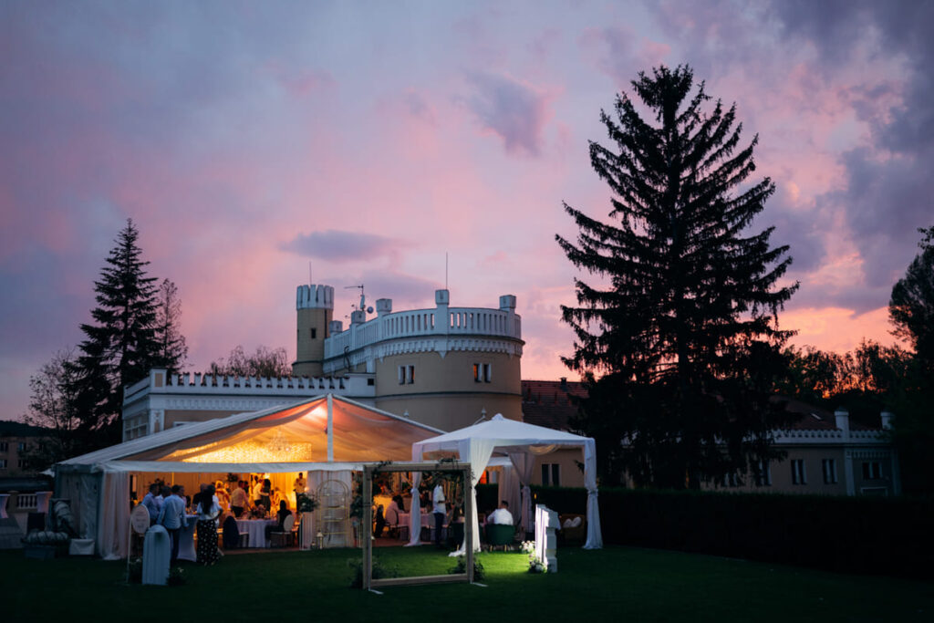 Nikola Elefant svatební fotografka svatební místo Chateau Havel